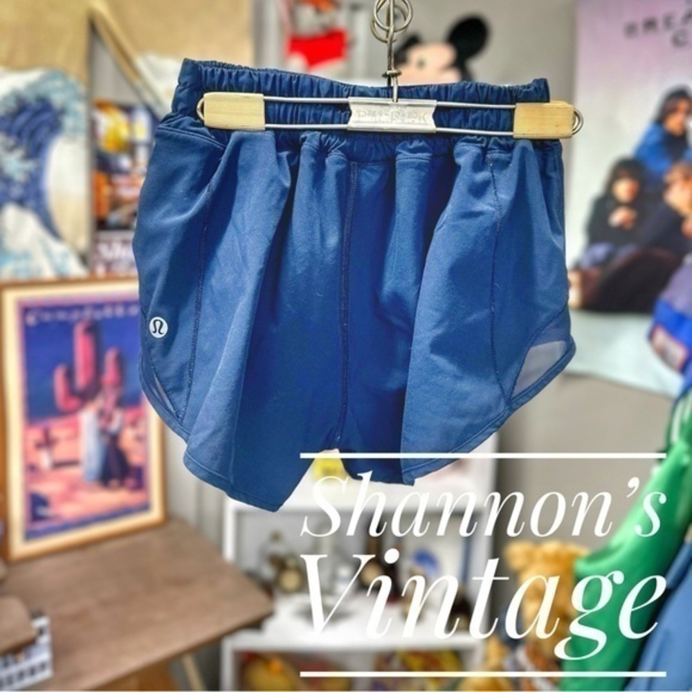 Lululemon sz 2 lined shorts A35